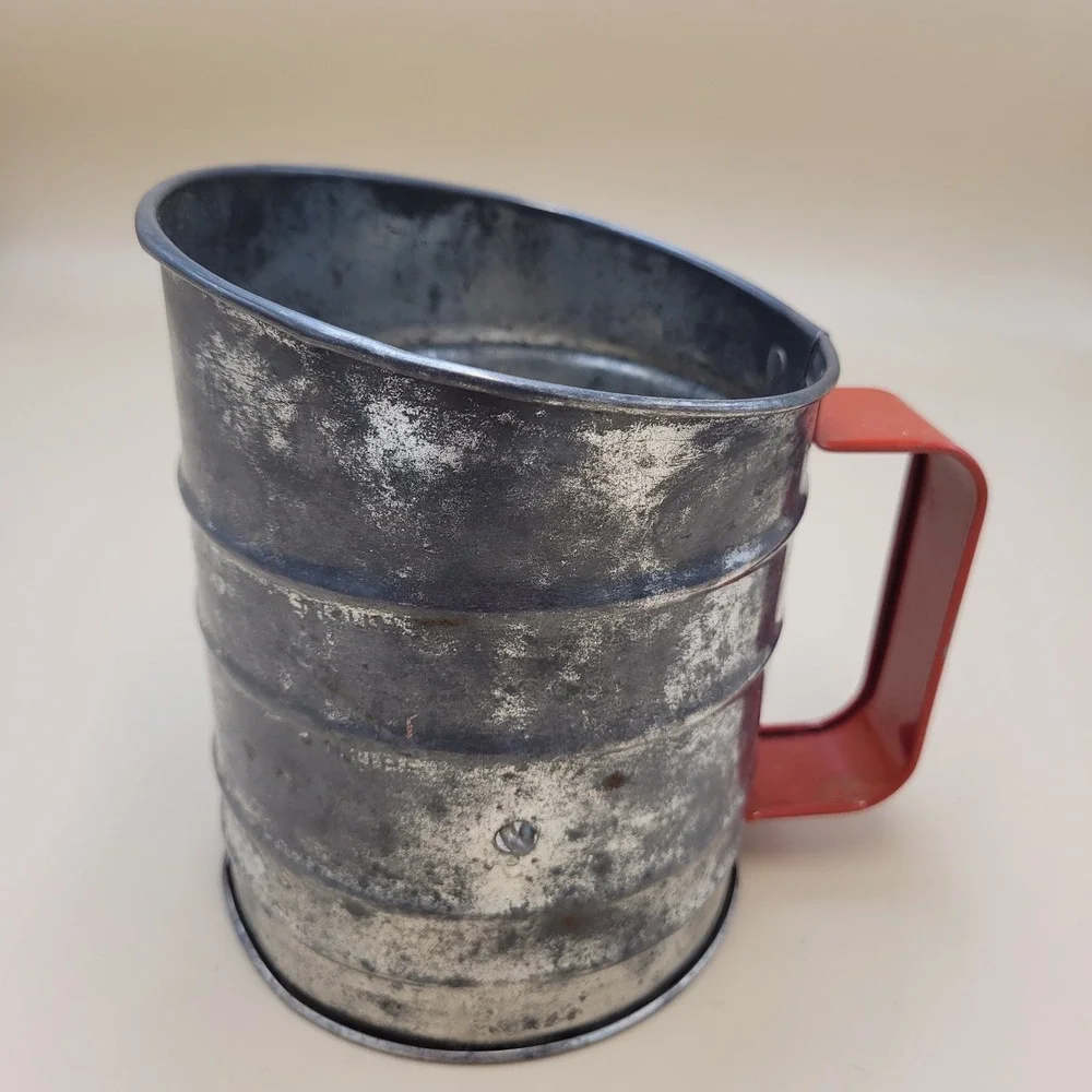 Vintage Tin Flour Sifter Red Handle Hand Crank 3 Cup Farmhouse Kitchen Decor